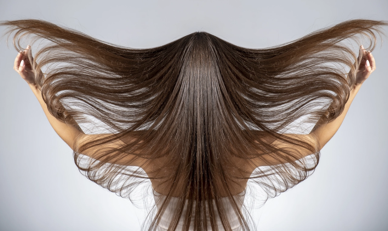 Prendi integratori per capelli? Ecco la verità se fanno crescere anche i peli superflui
