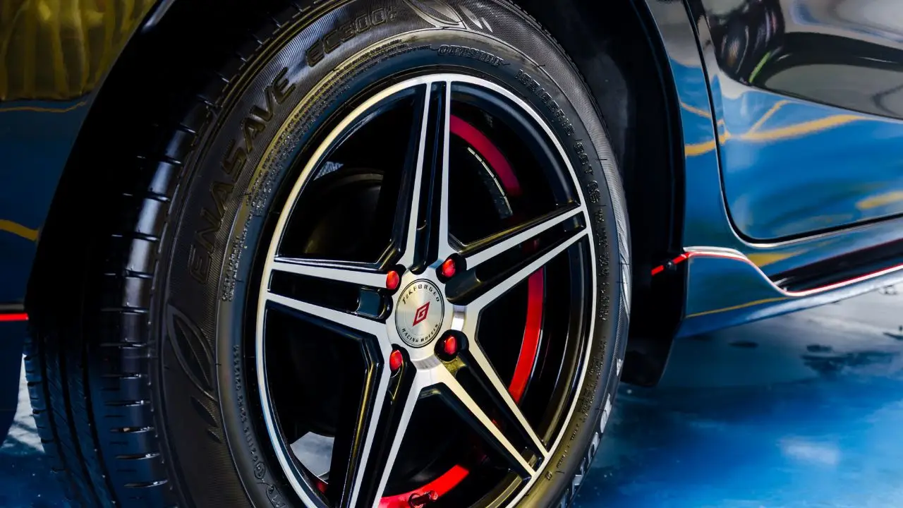 Cerchi gomme nuove a poco prezzo? Ecco le offerte nascoste per risparmiare